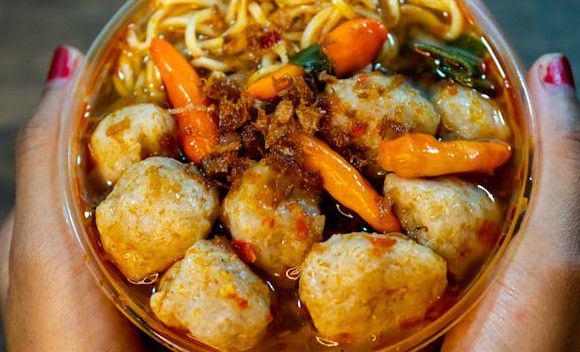 Resep Cilok Isi Keju dengan Kuah Pedas, Ternyata Mantul Rasanya!