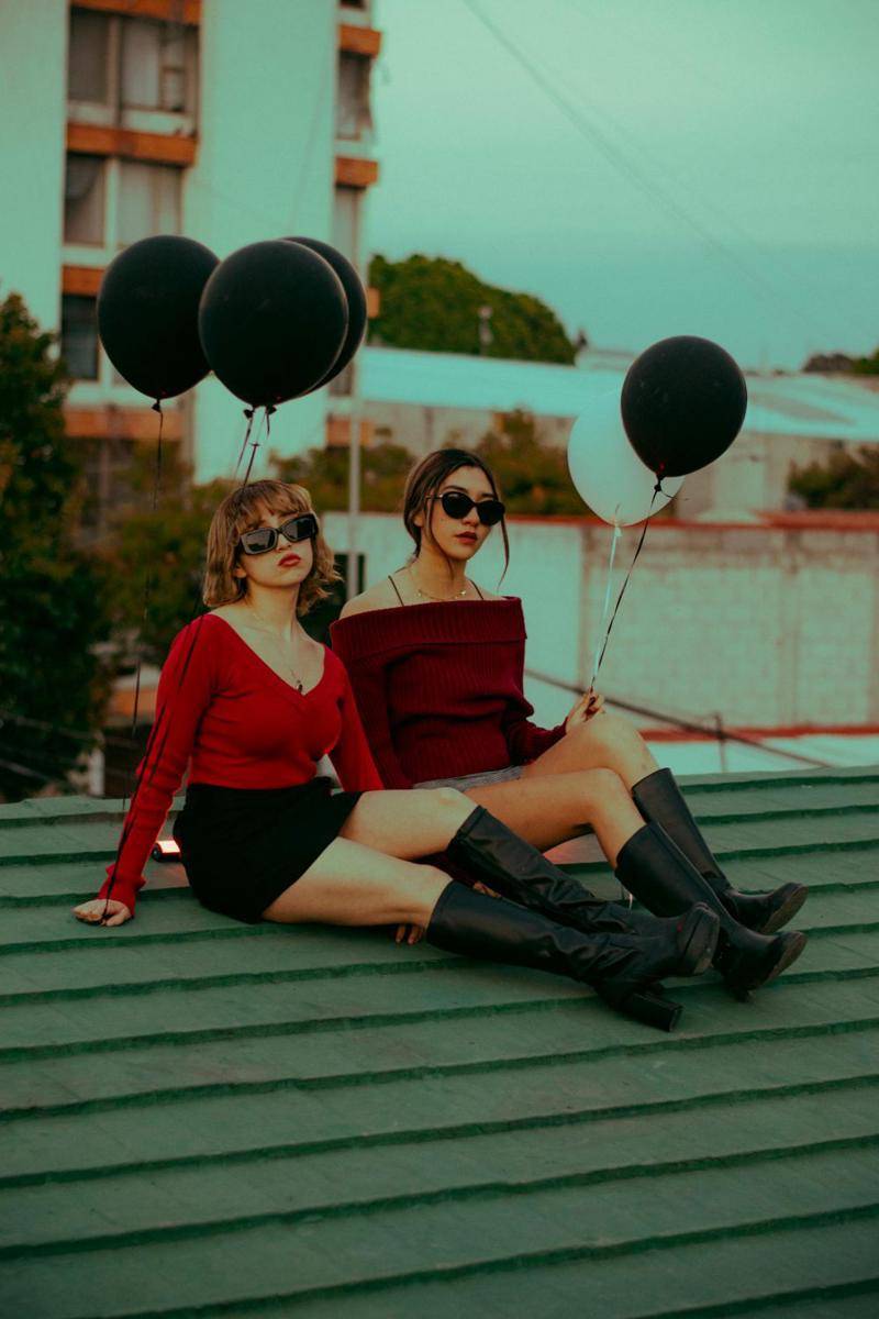 ilustrasi aksesori knee high boots (pexels.com/César O'neill)