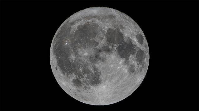 potret mare pada bulan yang terlihat seperti noda hitam (Pexels.com/Francisco Fernández)