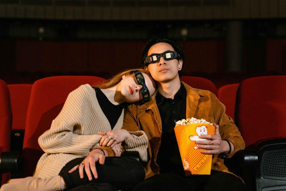 8 Manfaat Menonton Film bagi Kesehatan Tubuh