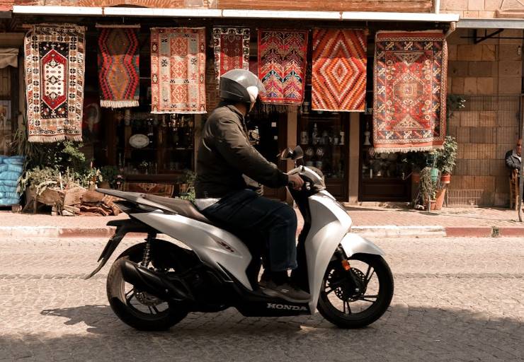 Ilustrasi sepeda motor (Pexels/ İrem Çevik)