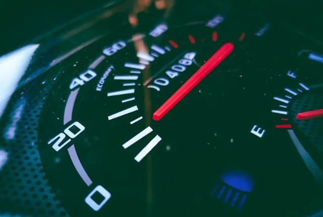 Alasan Jarum Speedometer Dibikin Gak Akurat
