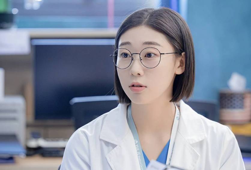 Cuplikan drama Korea Resident Playbook (dok. tvN/Resident Playbook)