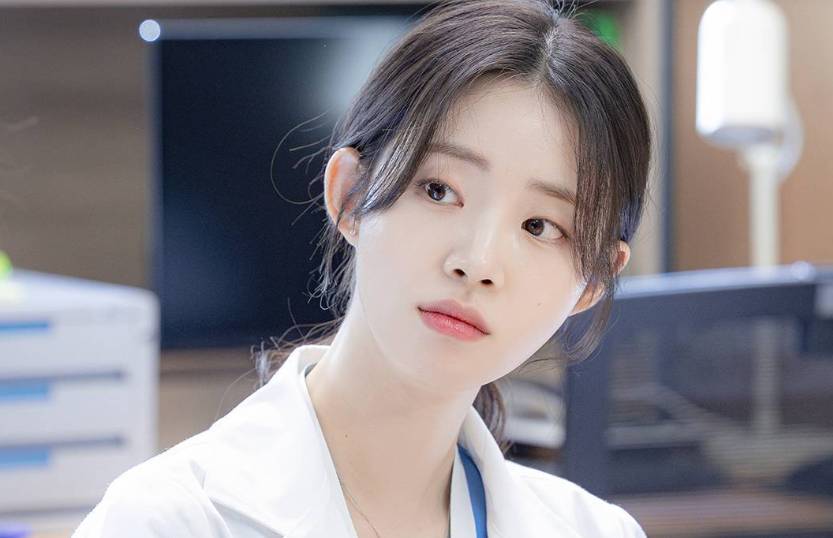 Cuplikan drama Korea Resident Playbook (dok. tvN/Resident Playbook)