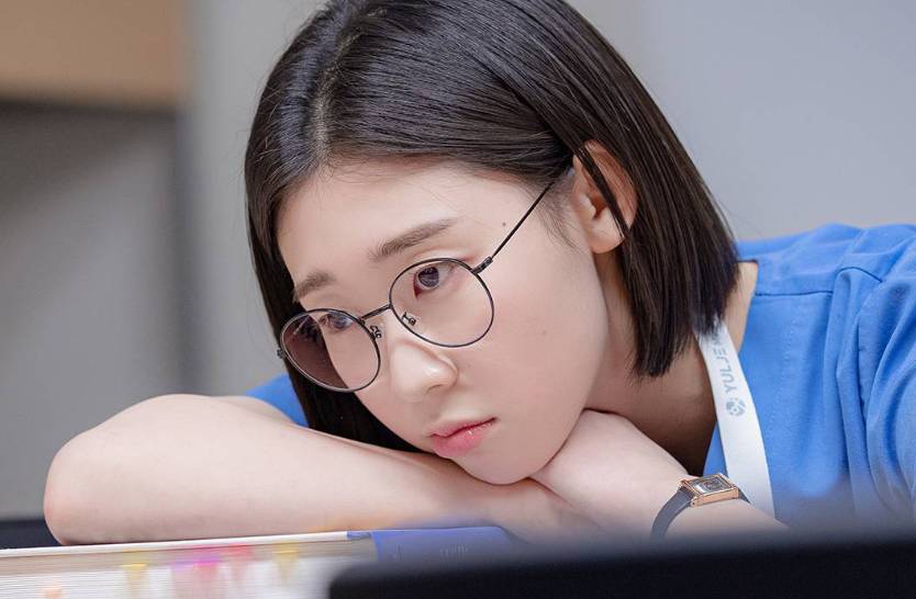 Cuplikan drama Korea Resident Playbook (dok. tvN/Resident Playbook)