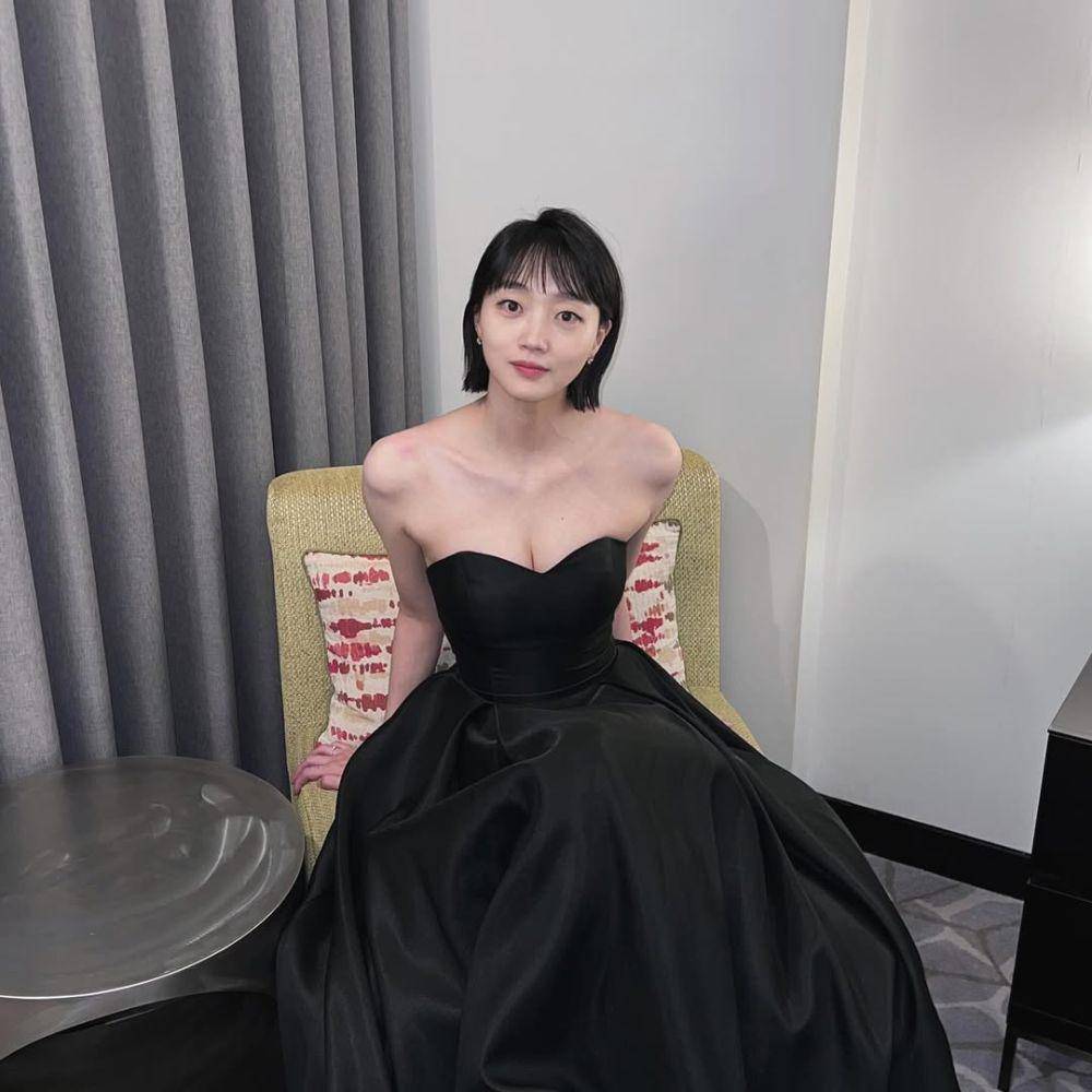 Oh Woo Ri (instagram.com/wee_woori)