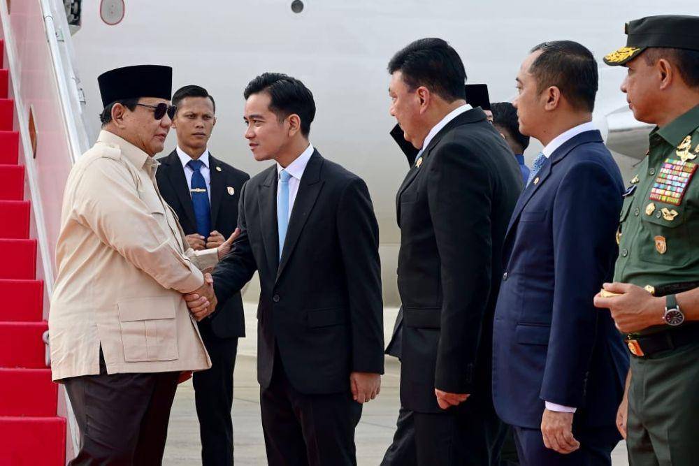 Presiden Prabowo tiba di Tanah Air usai lawatan ke Timur Tengah dan Turki, Selasa (15/4/2025) (dok. Sekretariat Presiden)