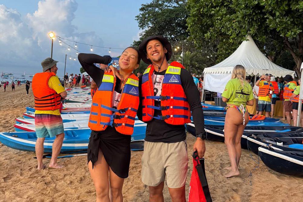 7 Potret Jennifer dan Irfan Bachdim Ikut Lomba Kano, Penuh Tantangan!