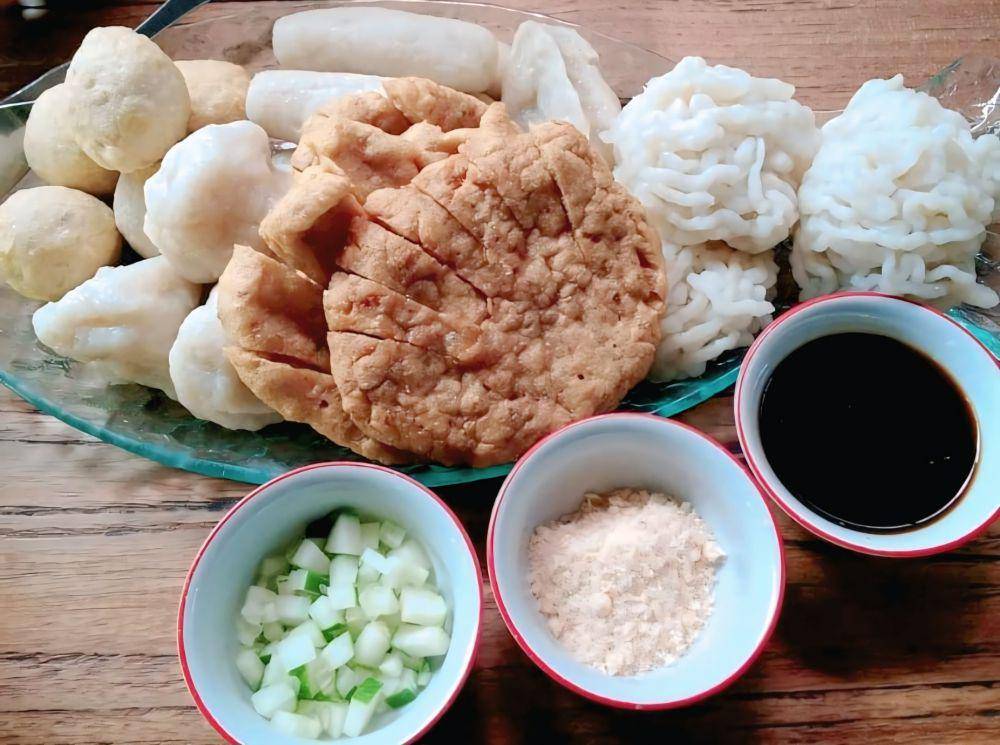potret hidangan pempek di Pempek Nony 168 (instagram.com/pempeknony168)