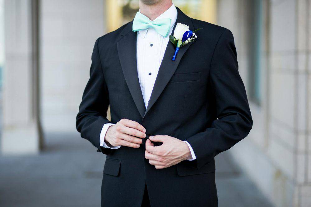ilustrasi tuxedo (pexels.com/Drew Rae)