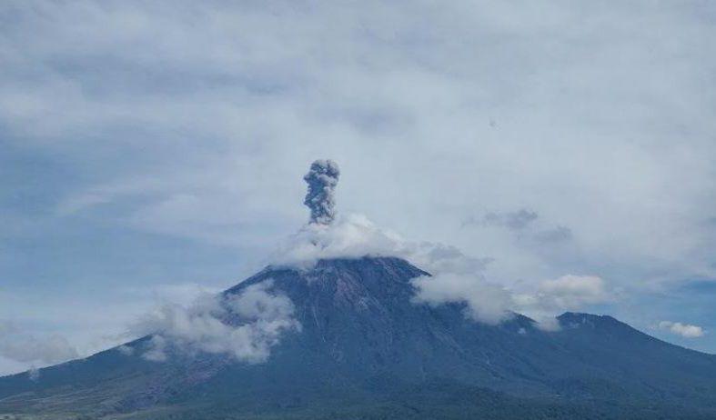 Gunung Semeru Erupsi, Tinggi Letusan Capai 1000 Meter
