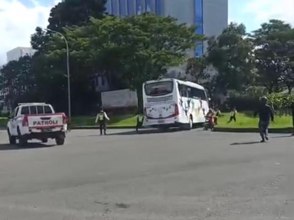 Kronologi Bus di Bekasi Ugal-ugalan dan Tabrak Pengendara