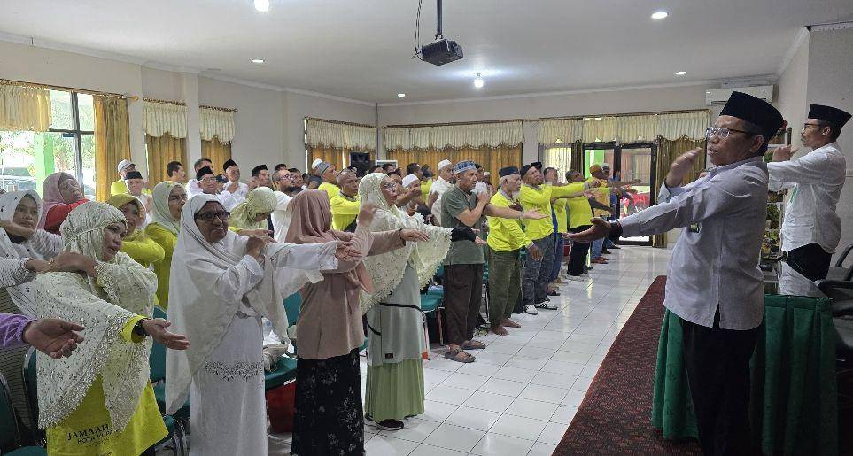 Jemaah haji NTT mendapat pengarahan dan pelatihan dari Kemenag NTT. (Dok Kemenag NTT)