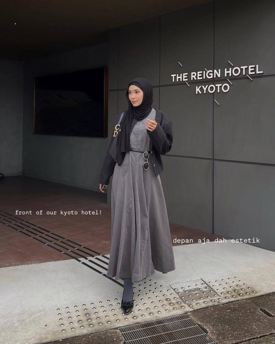 ide outfit monokrom ala Fita Wulansari (instagram.com/fitawww)