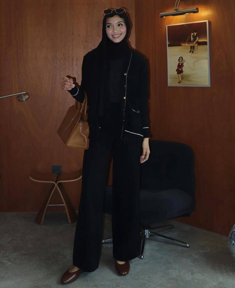 ide outfit monokrom ala Fita Wulansari (instagram.com/fitawww)
