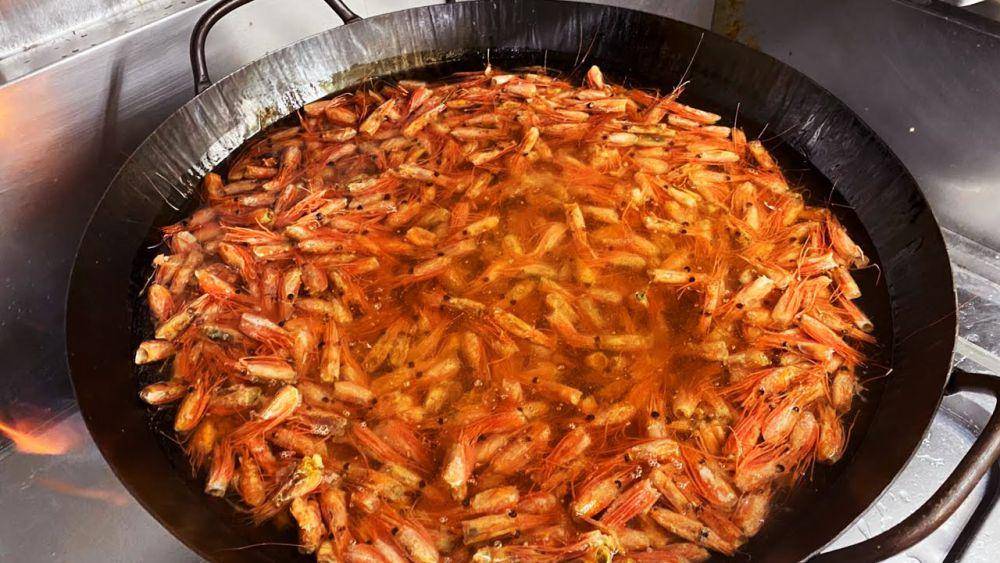 ilustrasi minyak kepala udang (youtube.com/chukahitosuzi)