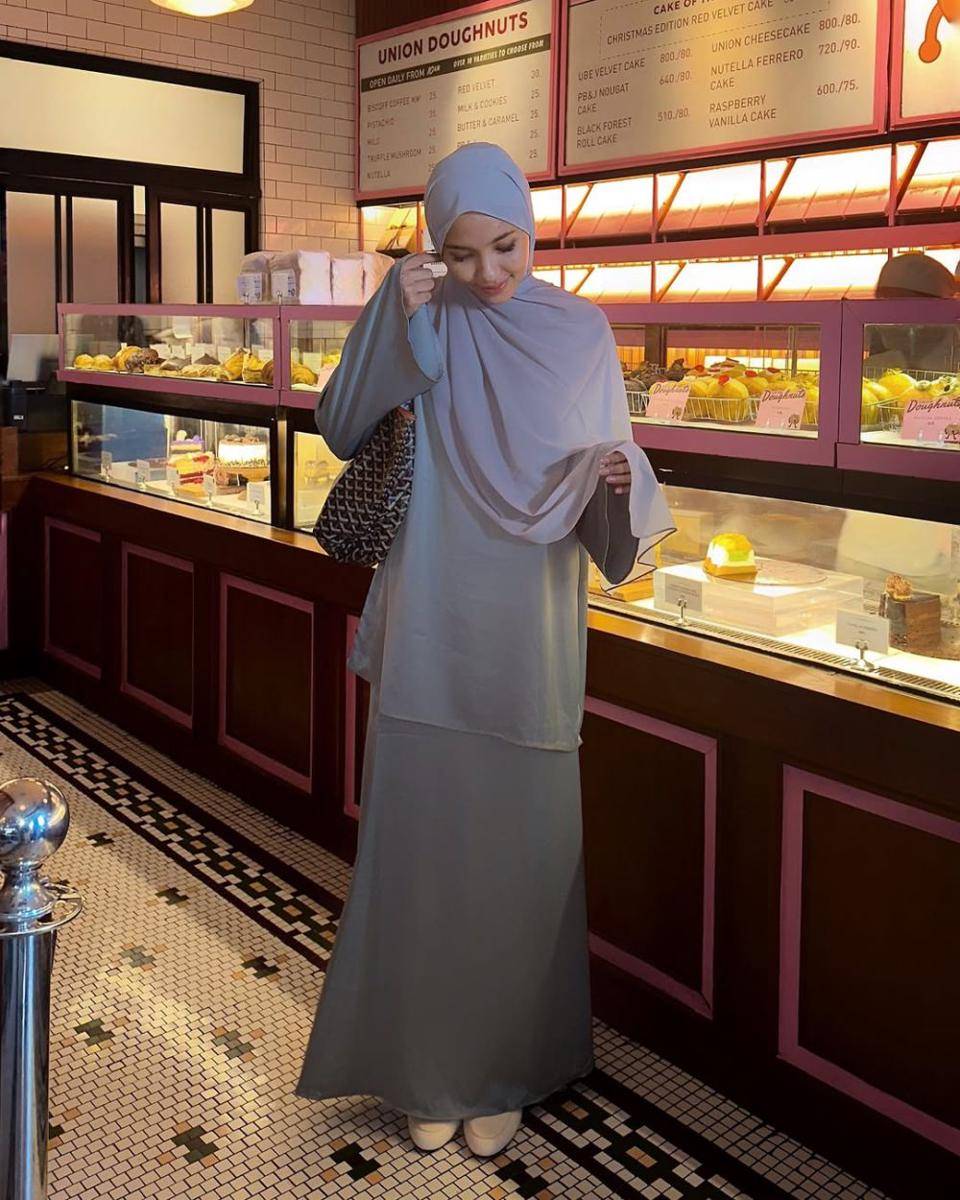 ide outfit monokrom ala Fita Wulansari (instagram.com/fitawww)