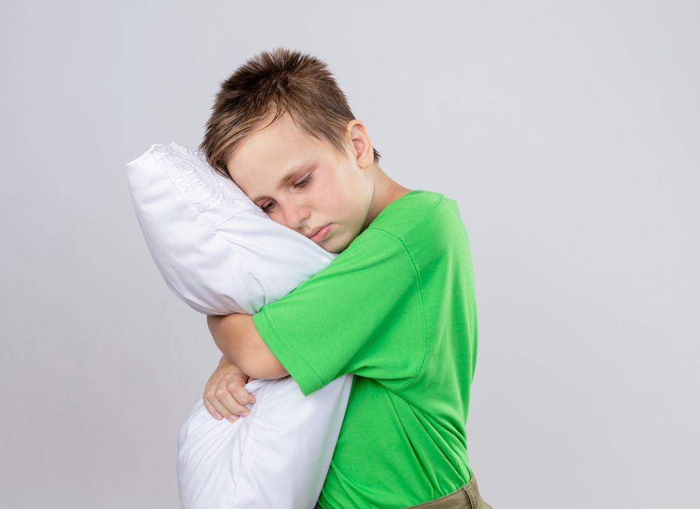 ilustrasi anak susah tidur (freepik.com/stockking)