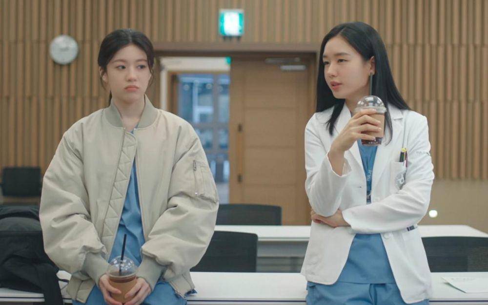 Cuplikan drama Korea Resident Playbook (dok. tvN/Resident Playbook)