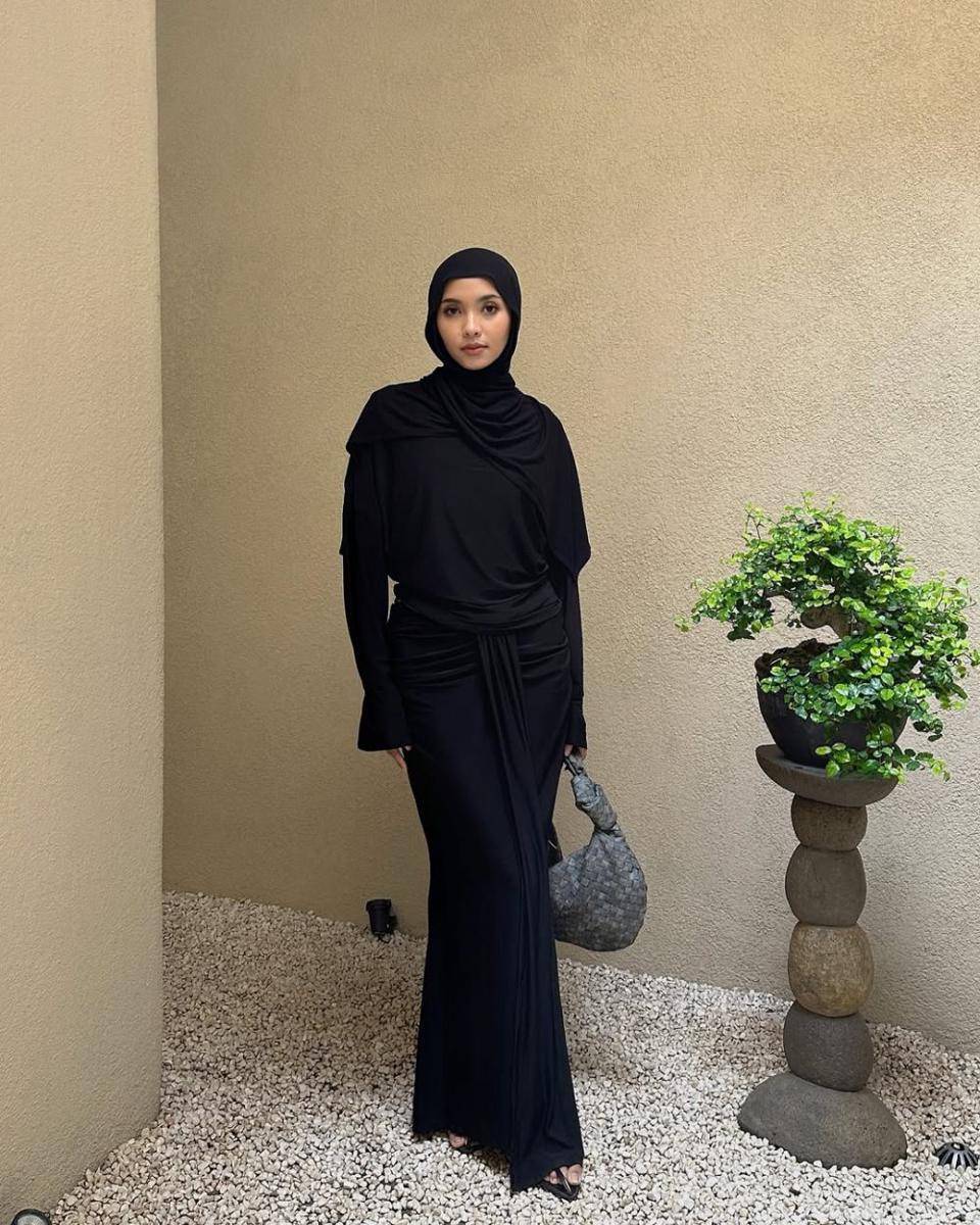 ide outfit monokrom ala Fita Wulansari (instagram.com/fitawww)