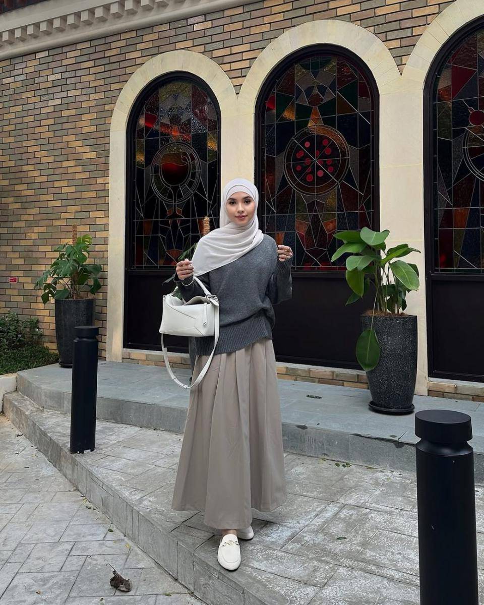 ide outfit monokrom ala Fita Wulansari (instagram.com/fitawww)