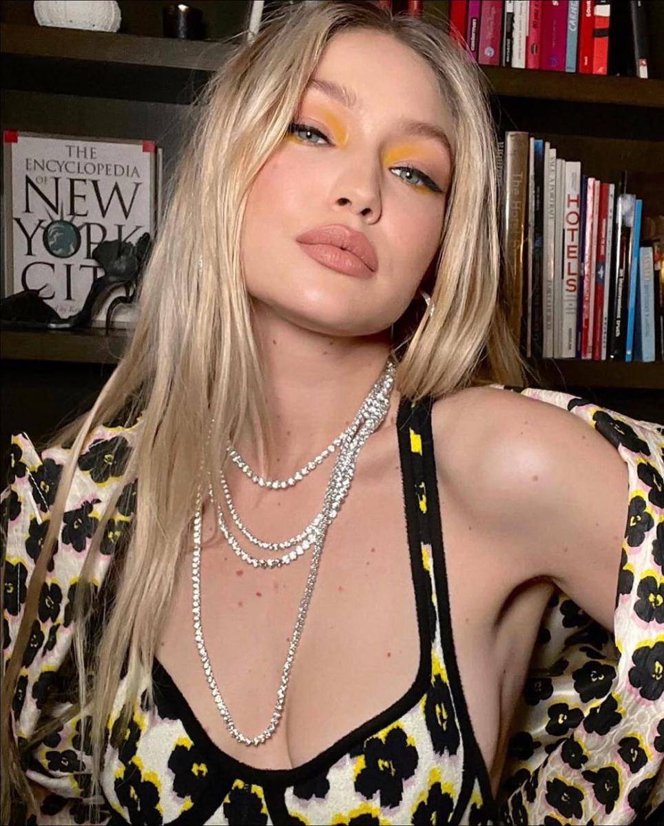 ide makeup look untuk nonton Coachella (instagram.com/gigihadid)