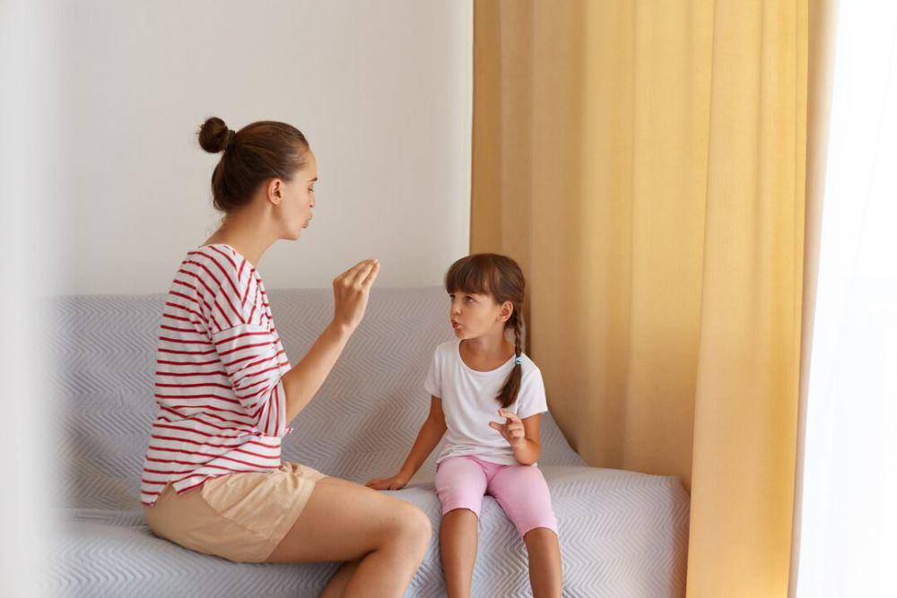 potret ibu dan anak (freepik.com/user18526052)