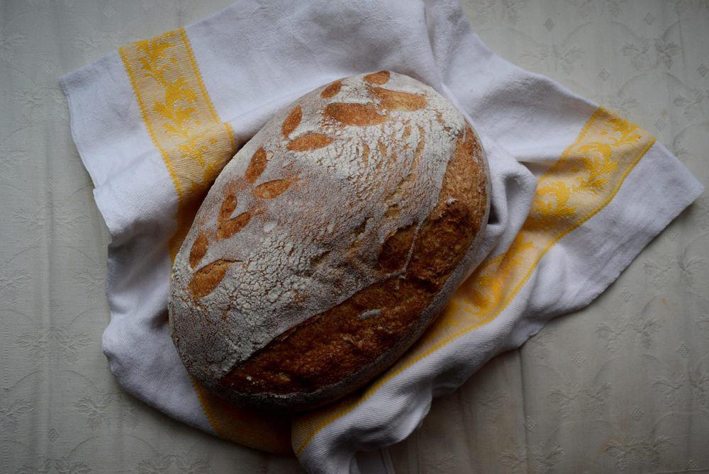 4 Cara Menghangatkan Sourdough, biar Tetap Renyah dan Lembut