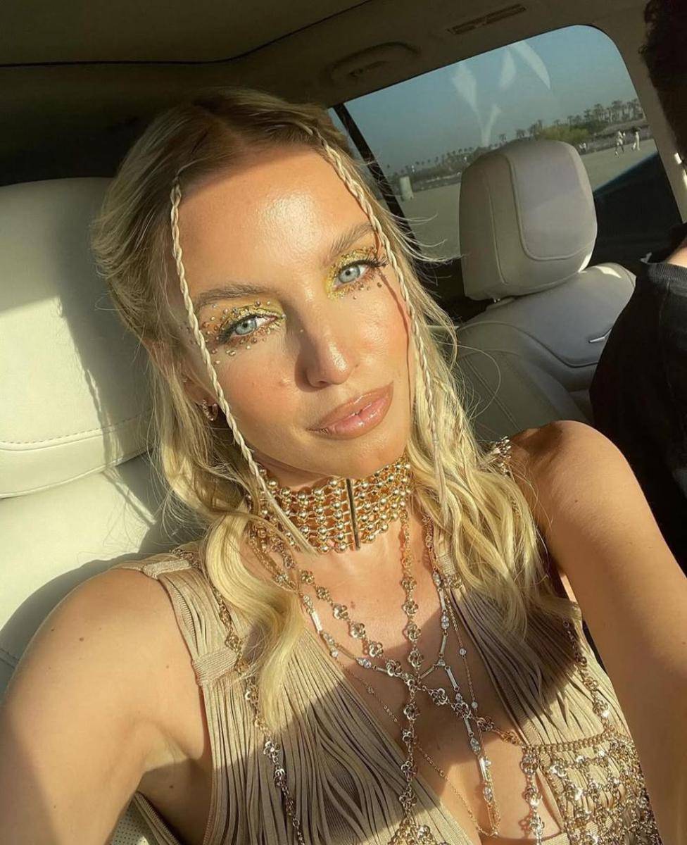 ide makeup look untuk nonton Coachella (instagram.com/leoniehanne)