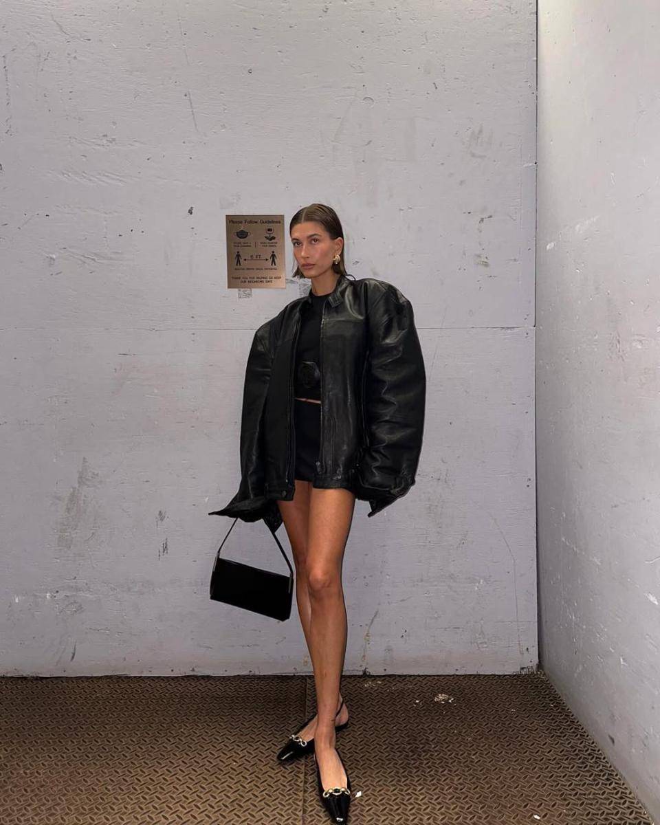 inspirasi outfit stunning buat nonton Coachella ala artis Hollywood (instagram.com/haileybieber)