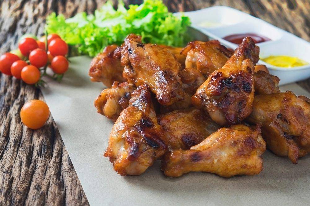 ilustrasi ayam goreng bacem (freepik.com/jcomp)