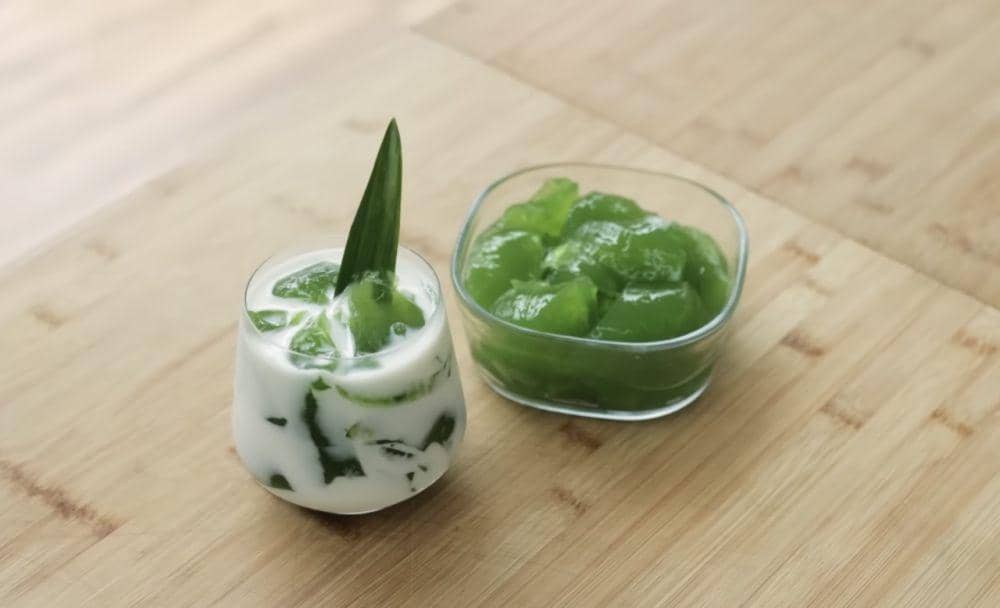 ilustrasi es jeli hijau bayam