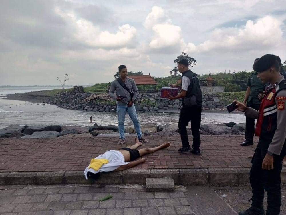 Seorang kakek di Gianyar meninggal saat berupaya selamat cucu terseret arus laut. (Dok. IDN Times/istimewa)