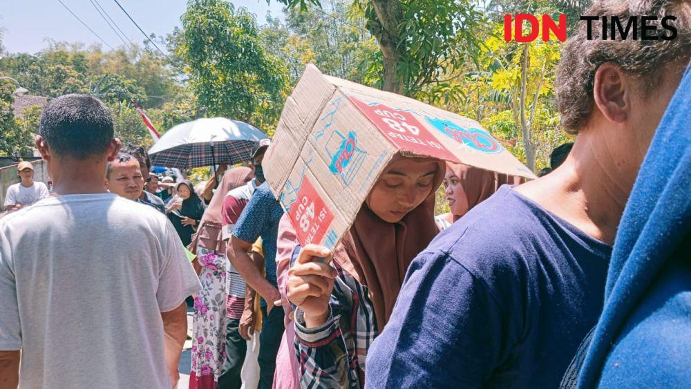 Ilustrasi warga Magetan akses layanan publik. IDN Times/ Riyanto.