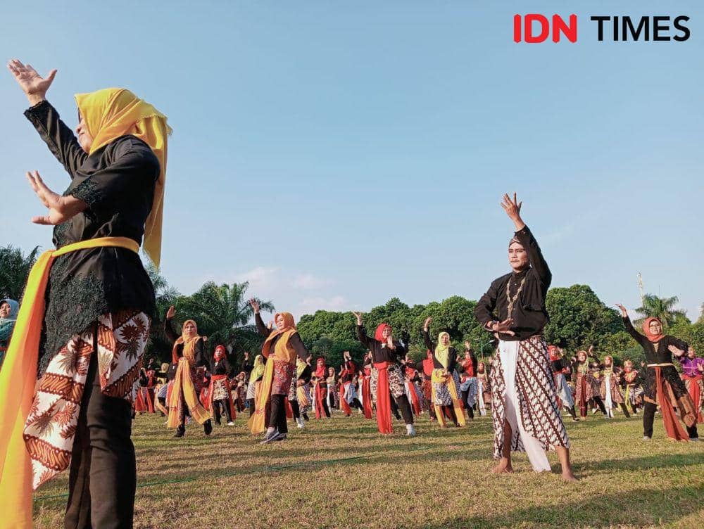 Ilustrasi aktivitas masyarakat Magetan. IDN Times/ Riyanto.