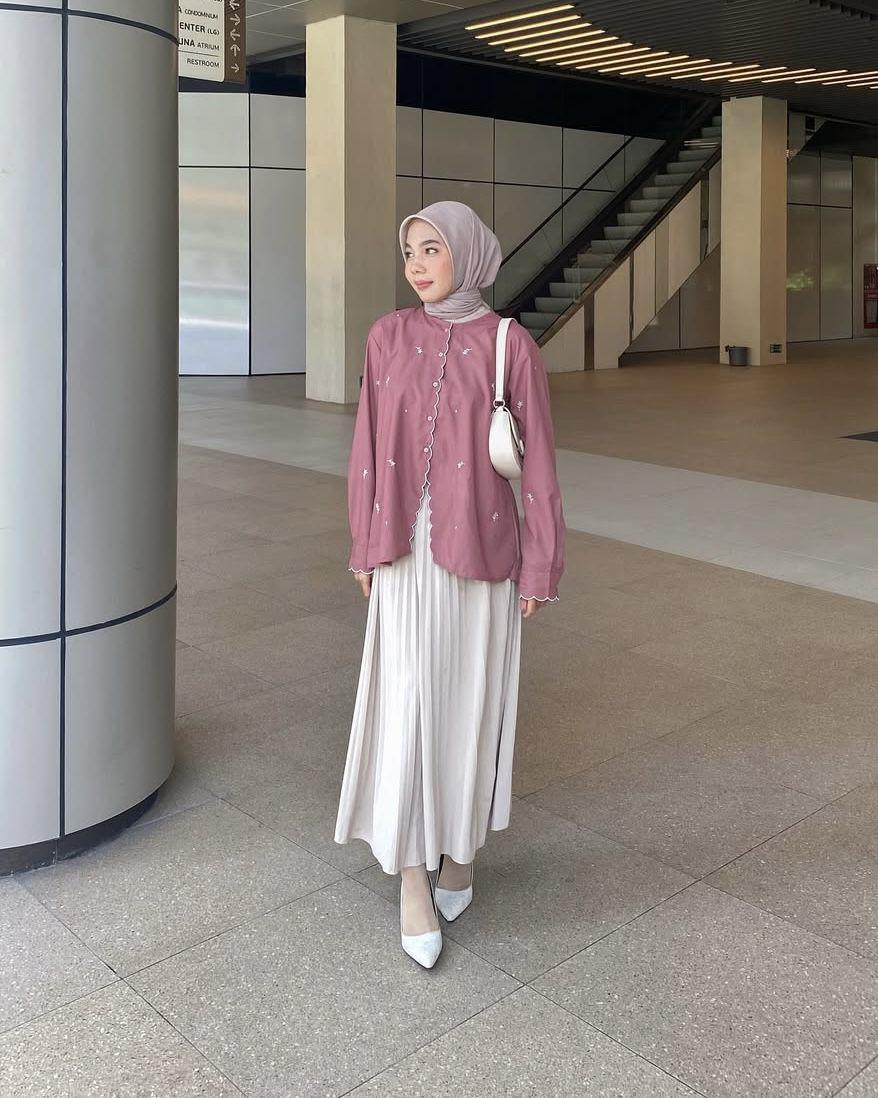 potret ide OOTD kasual nuansa pink ala Putri Nasya (instagram.com/nasya_rhmd)