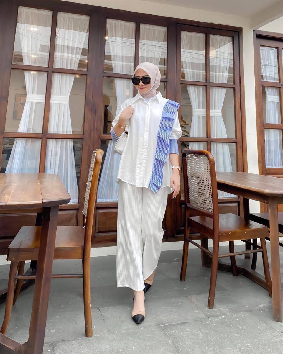 potret ide OOTD kasual serba kemeja yang anti monoton ala Cici (instagram.com/scimhrni)