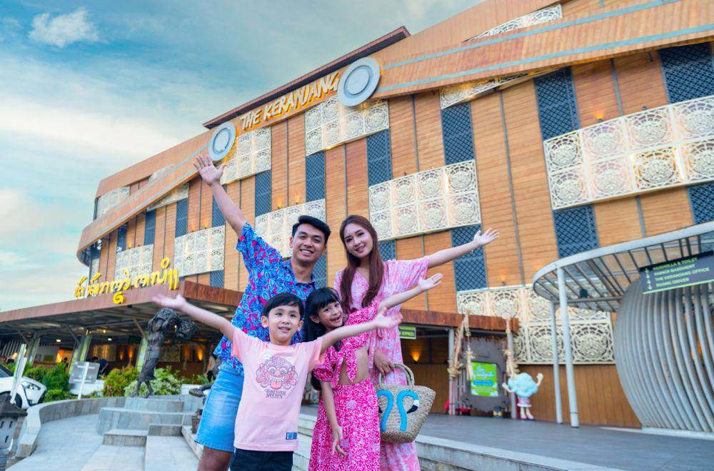 Potret wisatawan sedang liburan di The Keranjang Bali. (Thekeranjangbali.com)