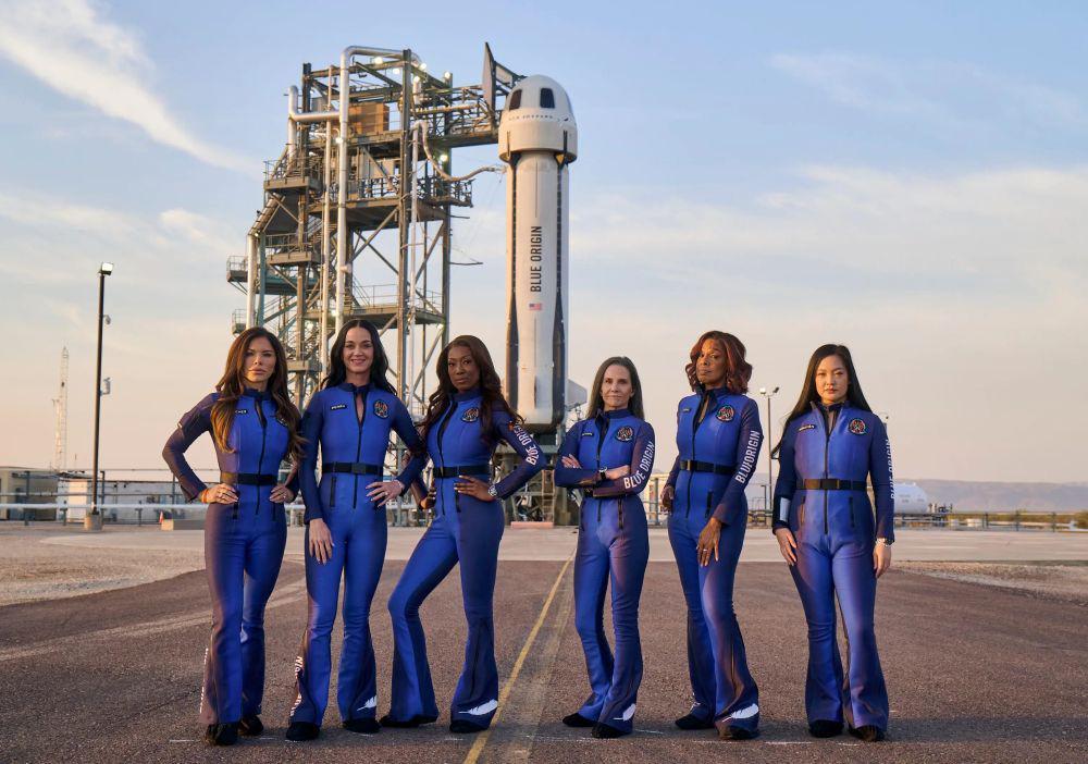 Blue Origin Terbangkan Katy Perry dan Kru Wanita Lain ke Luar Angkasa