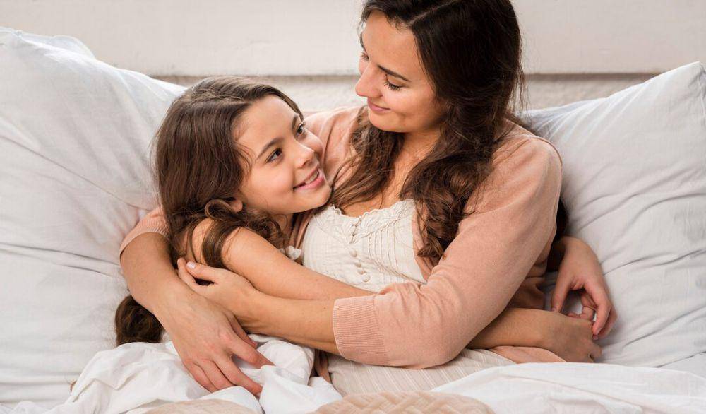 potret ibu dan anak (freepik.com/freepik)