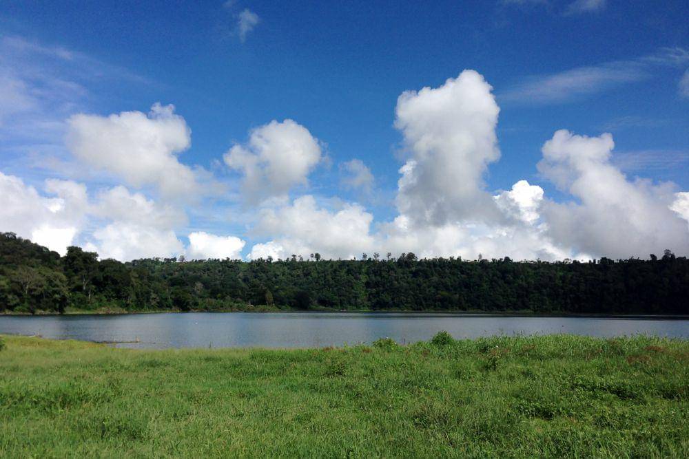 pemandangan di Danau Buyan (dok.pribadi/Natalia Indah)