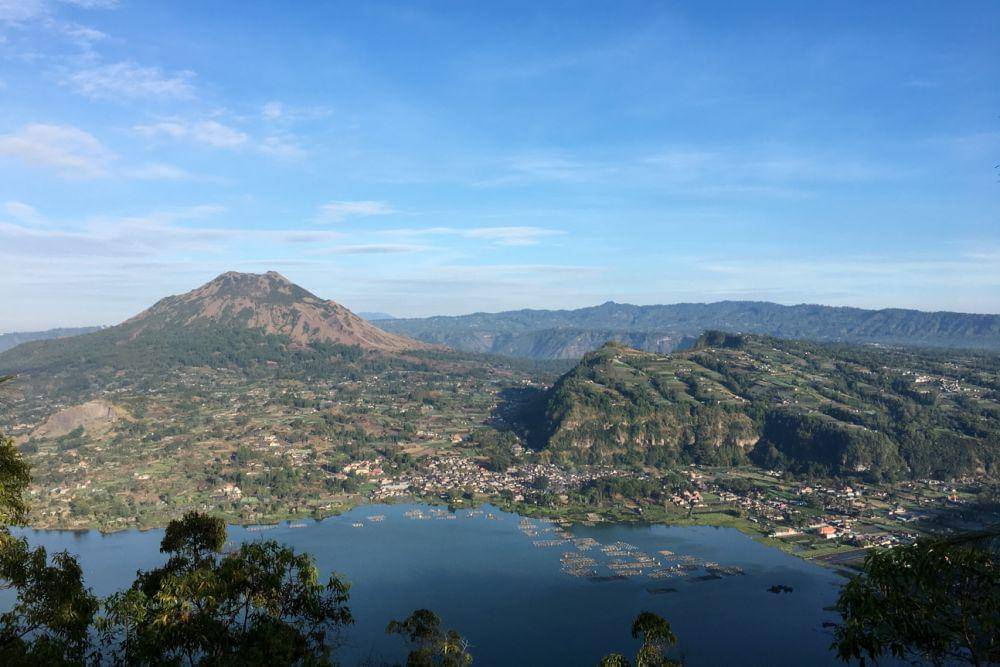 pemandangan Danau Batur dari atas (dok.pribadi/Natalia Indah)