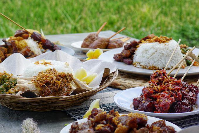 Warung Makan Bu Kadek Khas Bali di Sleman, Vibes Ala Ubud