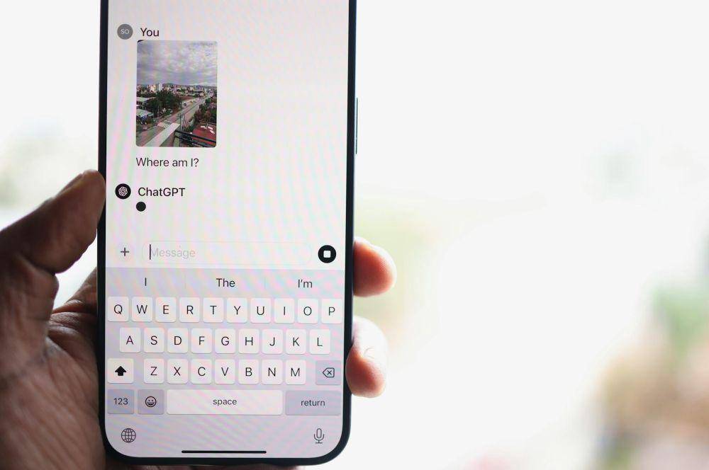ilustrasi chat dengan ChatGPT (pexels.com/Solen Feyissa)