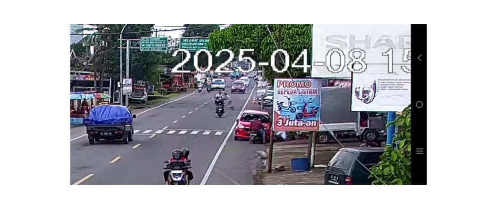 Rekaman video kecelakaan di Takalar yang menewaskan pengendara motor usai ditabrak pejalan kaki. (Dok. Istimewa)