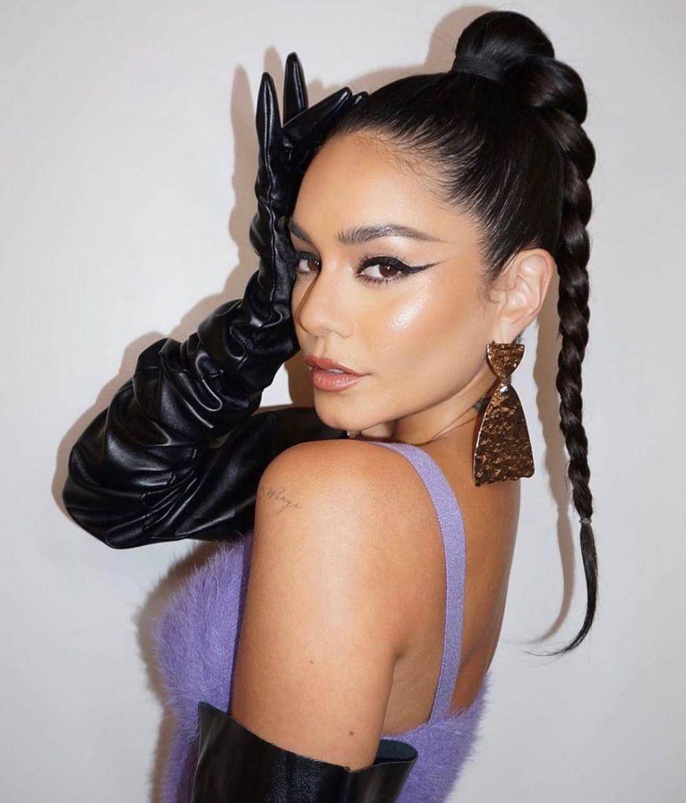 ide makeup look untuk nonton Coachella (instagram.com/vanessahudgens)