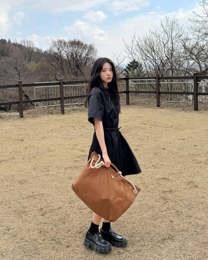 inspirasi OOTD Shin Si Ah (instagram.com/shinsiaa__)
