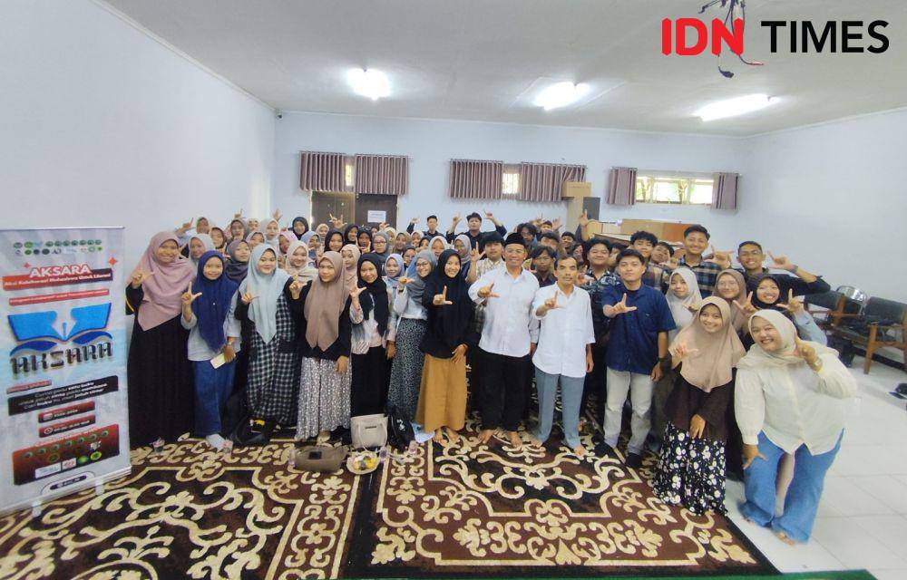 Program aksara yang digagas dema FTIK untuk menciptakan ekosistem kampus, Selasa (15/4/2025).(IDN Times/Cokies Sutrisno)