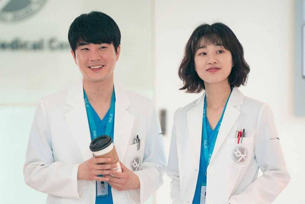 Ha Yoon Kyung dan Moon Tae Yoo Bakal Jadi Cameo di Resident Playbook