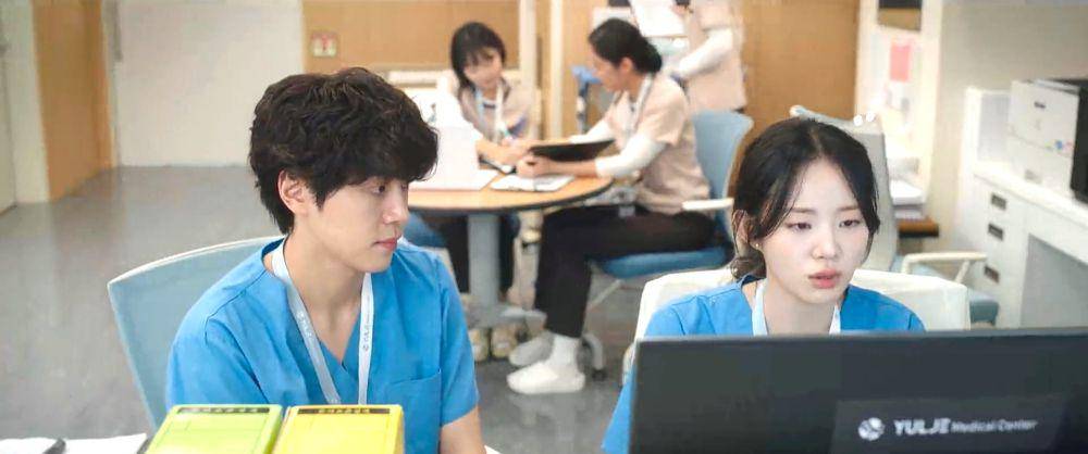 Cuplikan drama Resident Playbook (dok. tvN/Resident Playbook)